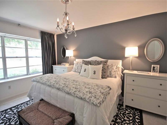 light and curtains in bedroom